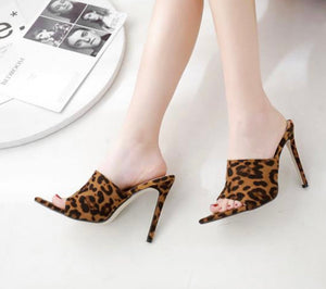 Leopard stiletto